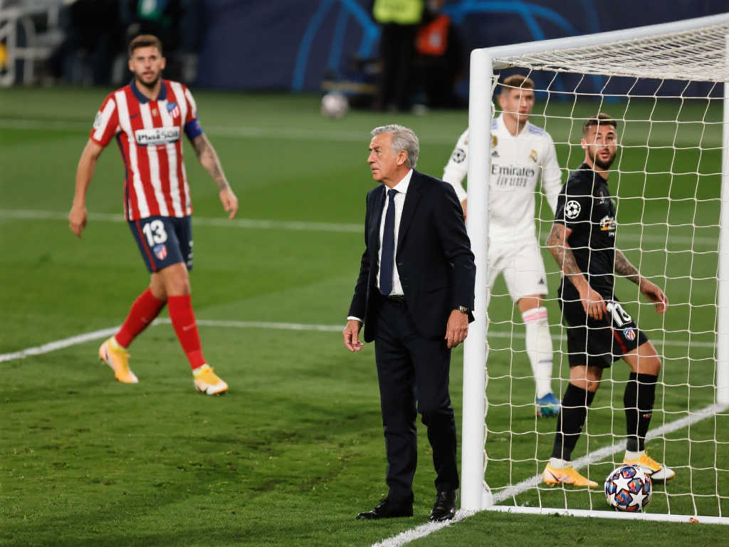 英格兰队以 英格兰队以